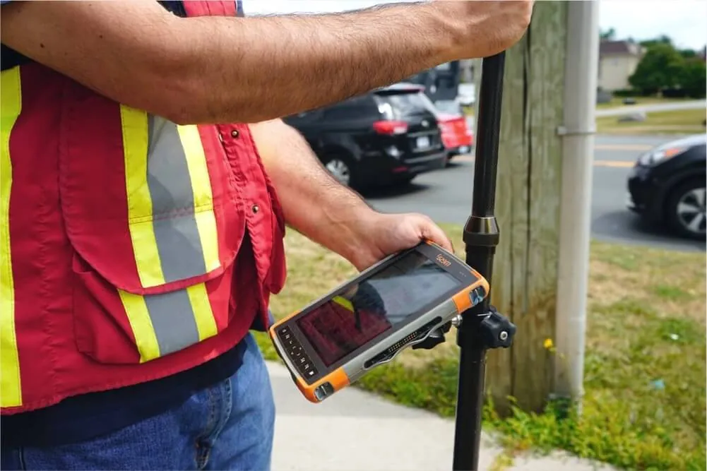 Utility locator using a field tablet